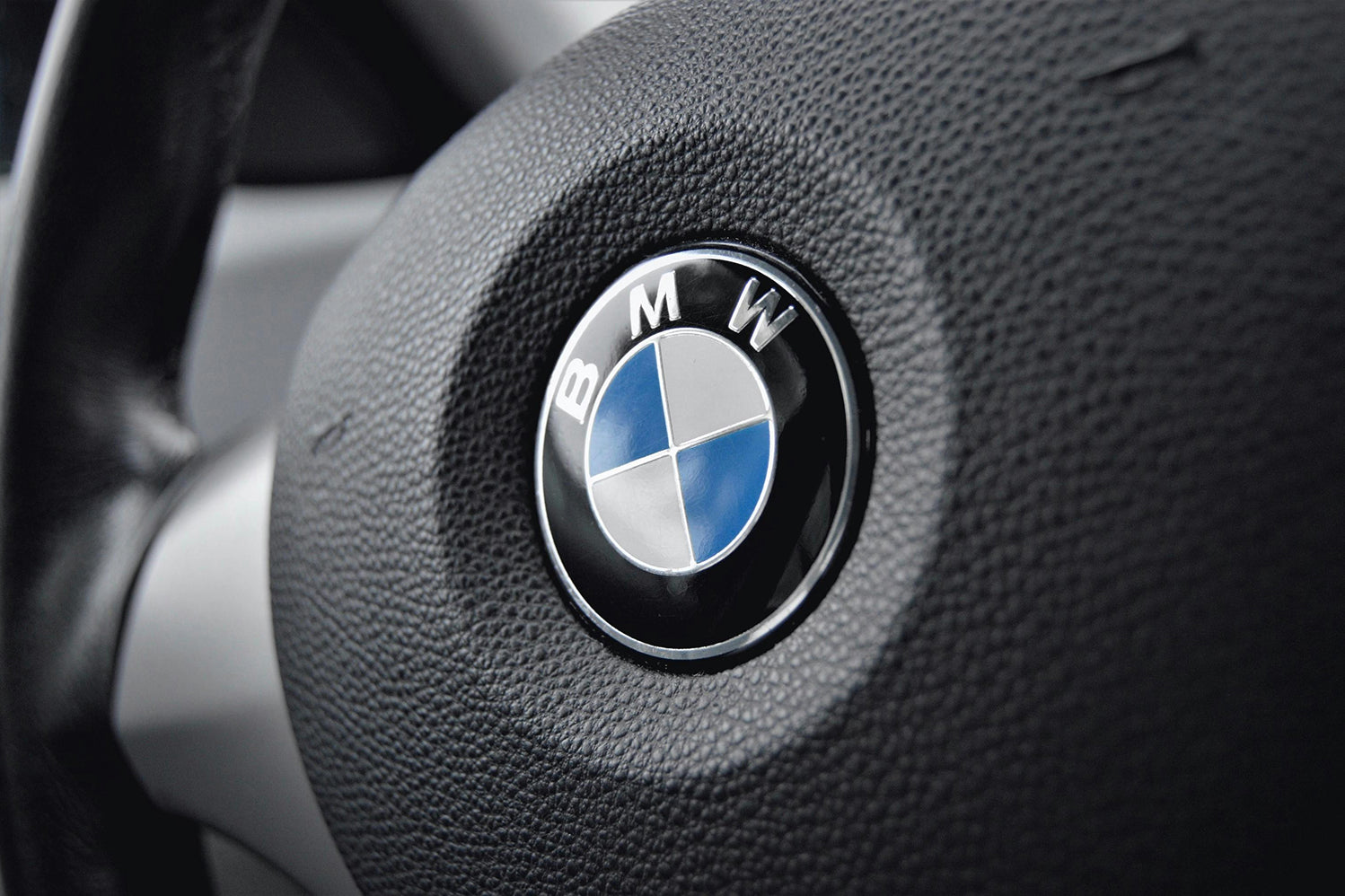 BMW 與 Toyota 下一代氫燃料電池：緊湊型、2028 年量產準備
